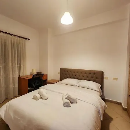 Logos 2 Bedroom Flat W/ Self Check In Apartmán Tirana