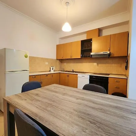 Logos 2 Bedroom Flat W/ Self Check In *