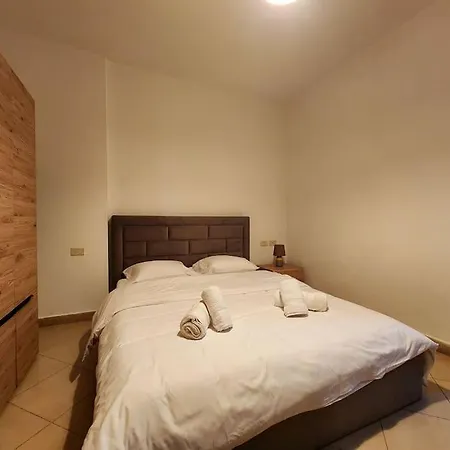 Logos 2 Bedroom Flat W/ Self Check In * Tirana